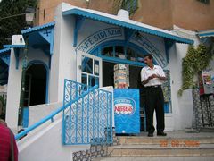 "Голубой город" - Сиди-Бу-Саид. Закон запрещает красить здания в л�